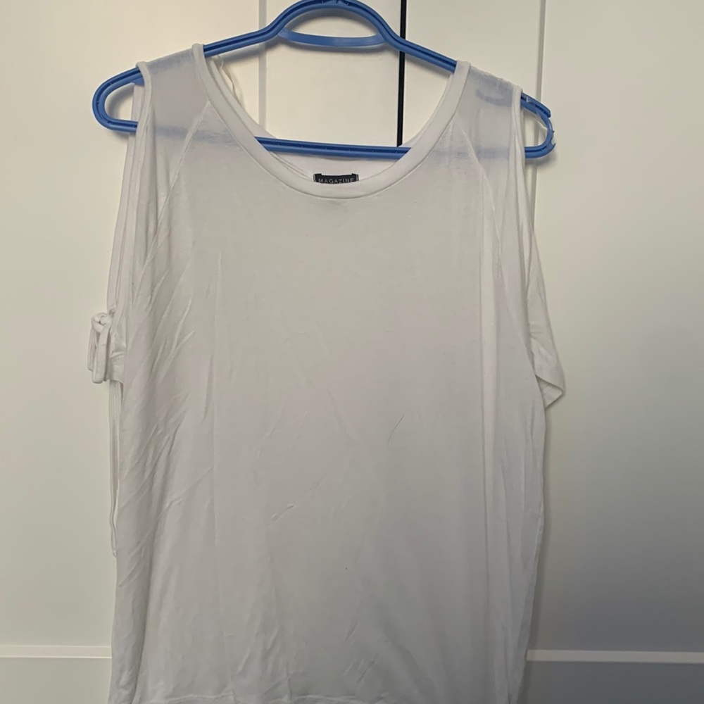 Flowy shoulderless top
